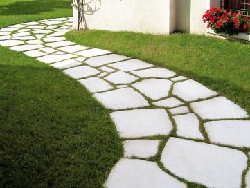 Pavimentazioni per esterni da giardino: materiali resistenti agli ... Beole per giardino